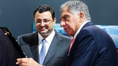 Cyrus Mistry and Jehangir Pandole were in back of Merc, weren't wearing seat belts, say Maharashtra cops