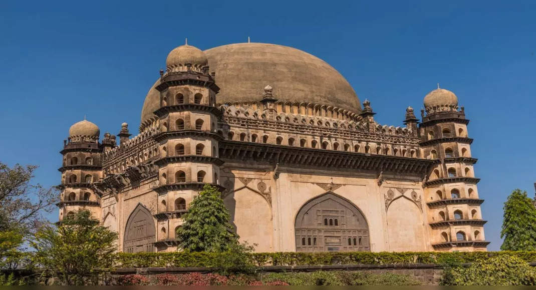 Exploring Gol Gumbaz, the Taj Mahal of south India | Times of India Travel