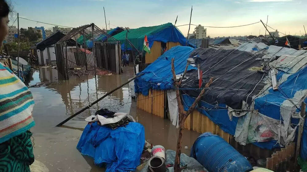 ​Slums at Munekolalu and Bellandur inundated, over 1,500 families affected​. (Photo: Shreyas HS)