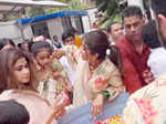 Ganesh Chaturthi 2022: Shilpa Shetty and Raj Kundra bid adieu to Ganpati Bappa with much fervour