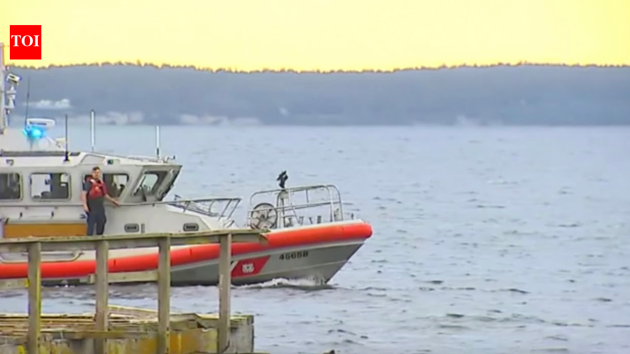 1 dead, 9 missing in Puget Sound floatplane crash