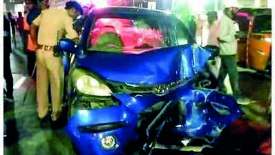 Bizman collapses on the wheel, dies after car crash