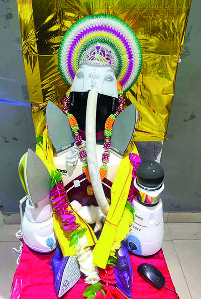 Retail chain faces flak for making Lord Ganesha from vacuum cleaner