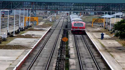 Train stoppage given on experimental basis