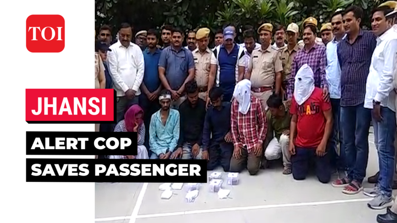 On cam: RPF constable saves passenger from falling off train in Jhansi