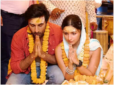 Ranbir, Alia avoid Sandhya Puja amid protests
