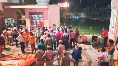 Parapet collapses, two drown in Udaipur pond
