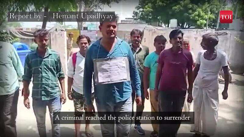 The dramatic surrender of a criminal went viral on social media