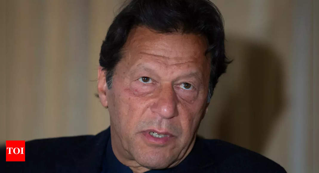 Imran Khan vows not to let Sharif, Zardari pick next army chief – Times of India