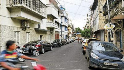 Kolkata: Groups clash, keep Bhowanipore awake