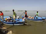 Pakistan’s hope as lake fills: Flood villages to save a city