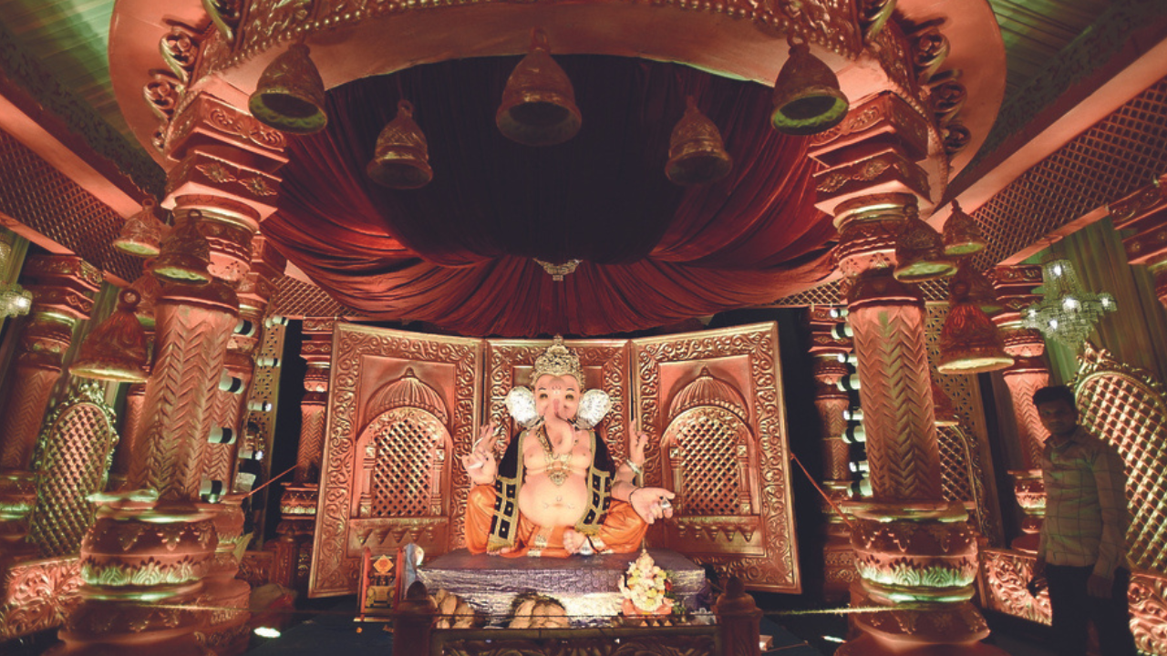 A Beautiful Idol of Lord Ganesha Editorial Photo - Image of ganesh, beauty:  255279536
