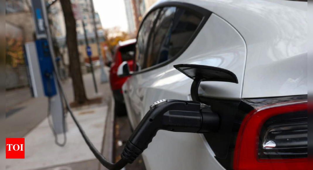 VoltUp to set up 500 EV battery-swapping stations in Mumbai - The Times ...