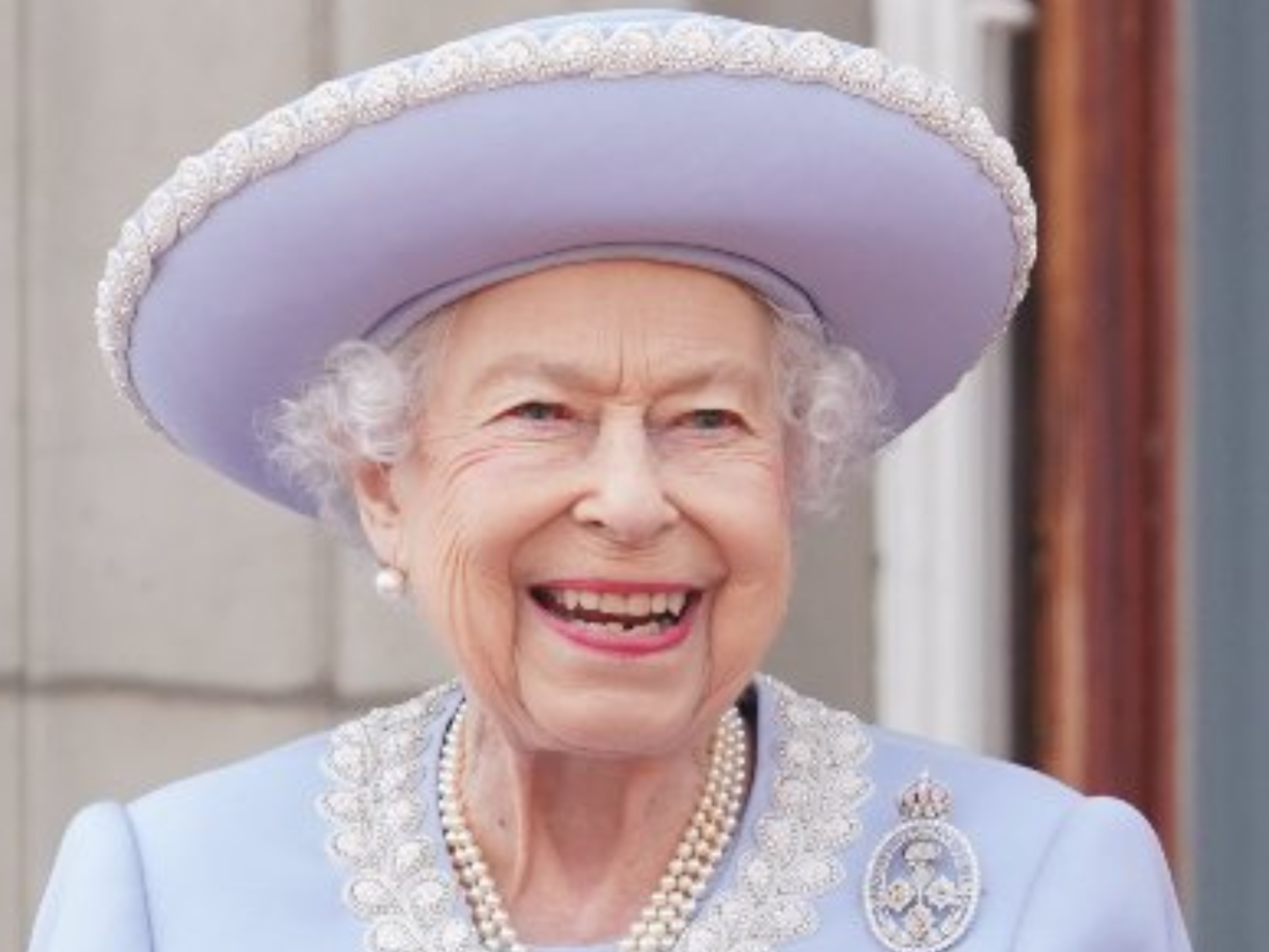 The internet documents a British monarch's death — for the first