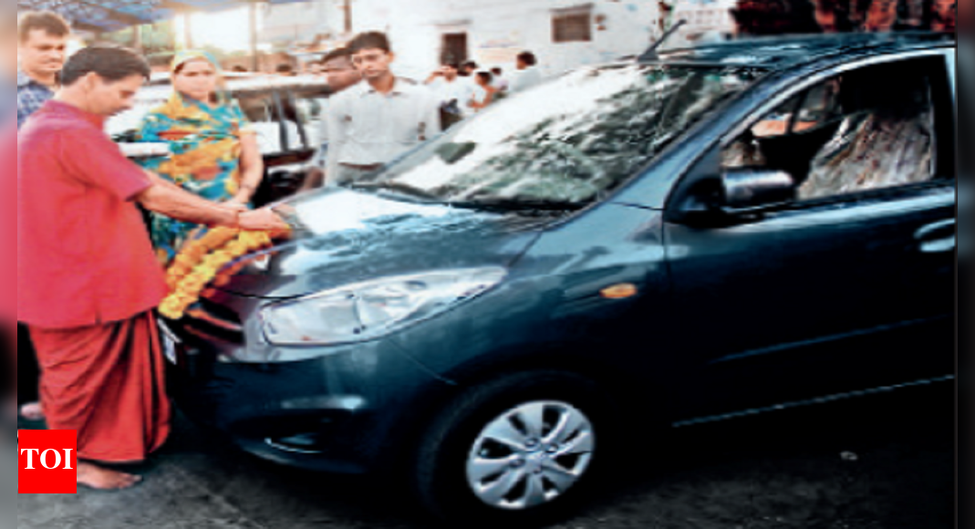 Gujarat Gujarat Festive boost to car demand, chip shortage slows