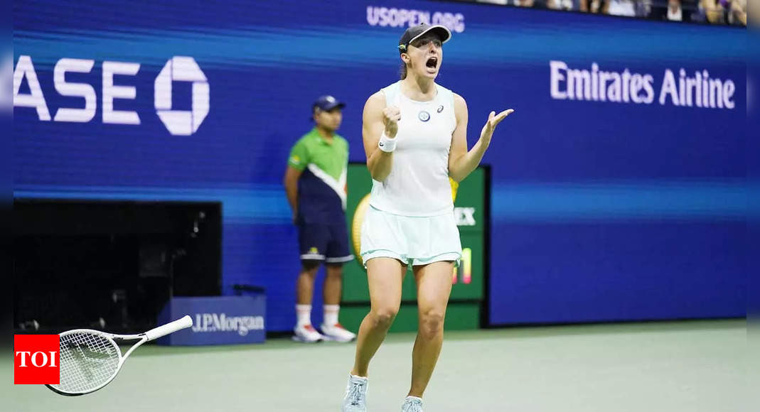 US Open 2022: Iga Swiatek survives Aryna Sabalenka to set up final with Ons Jabeur | Tennis News