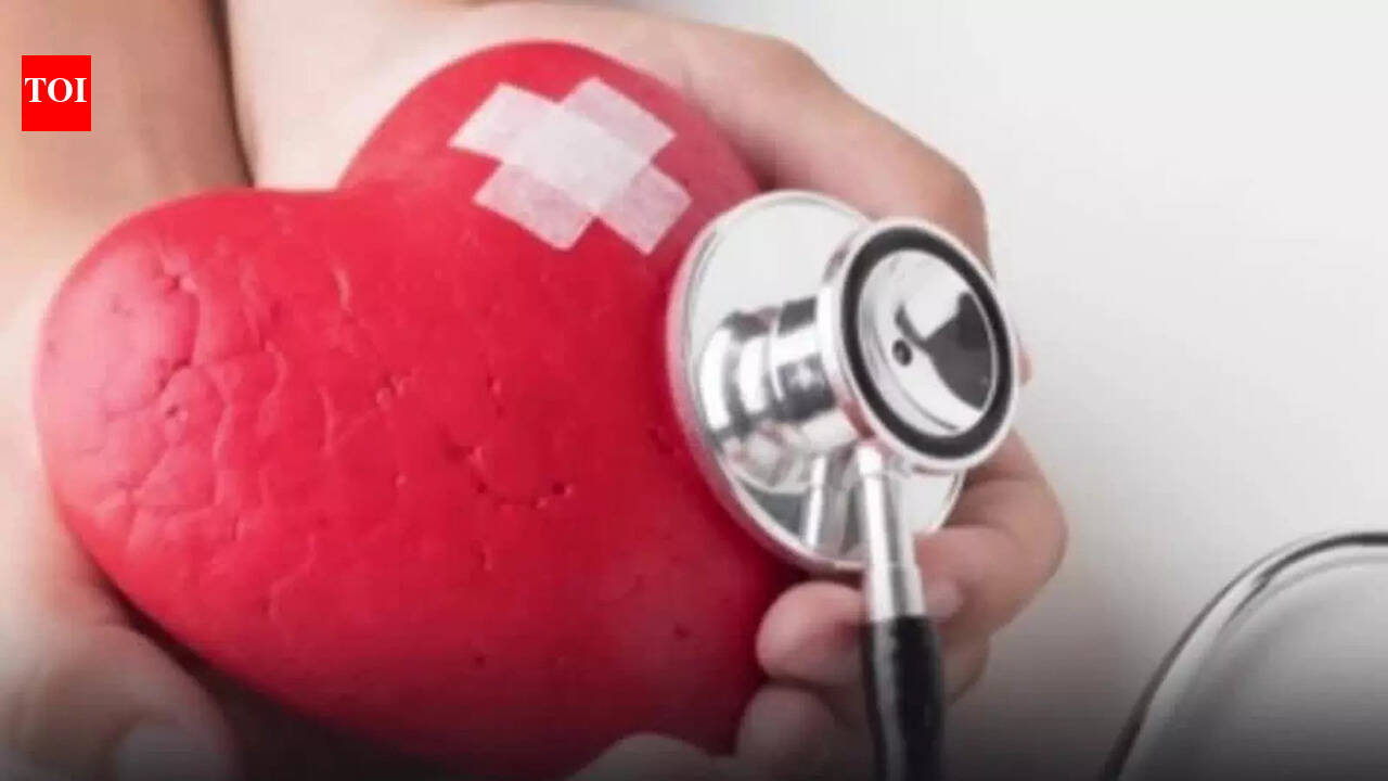 Researchers map rotating spiral waves in live human hearts