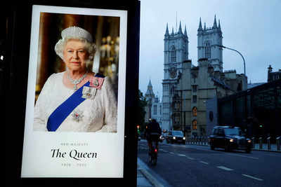 'Our hearts are broken': UK newspapers mark queen's death