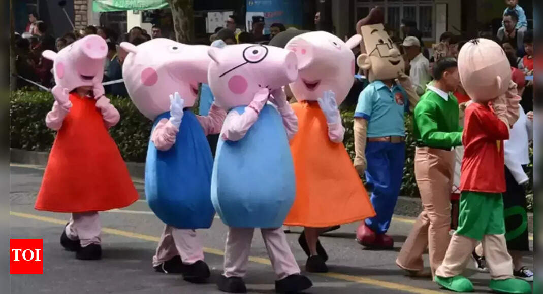Gay family joins Peppa Pig - Times of India