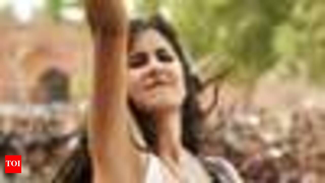 Police for Katrinas rescue! | Hindi Movie News - Times of India