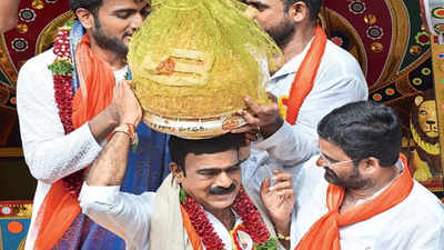 Hyderabad's popular Bangaru laddu fetches mammoth Rs 24.6 lakh