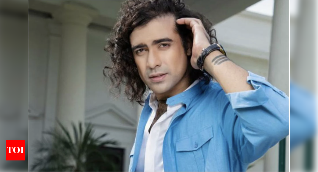 Twitterati call for Jubin Nautiyal’s arrest for alleged association with ‘criminal’ Jai Singh – Times of India