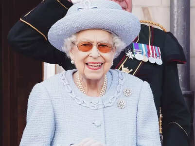 Queen Elizabeth II- Fashion world pays tribute