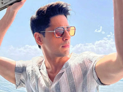 Live: Akshay Kumar mourns the death of his hairdresser Milan Jadhav