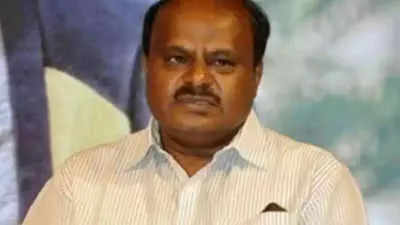 H D Kumaraswamy meets Telangana CM K Chandrashekar Rao in Hyderabad, discusses national politics