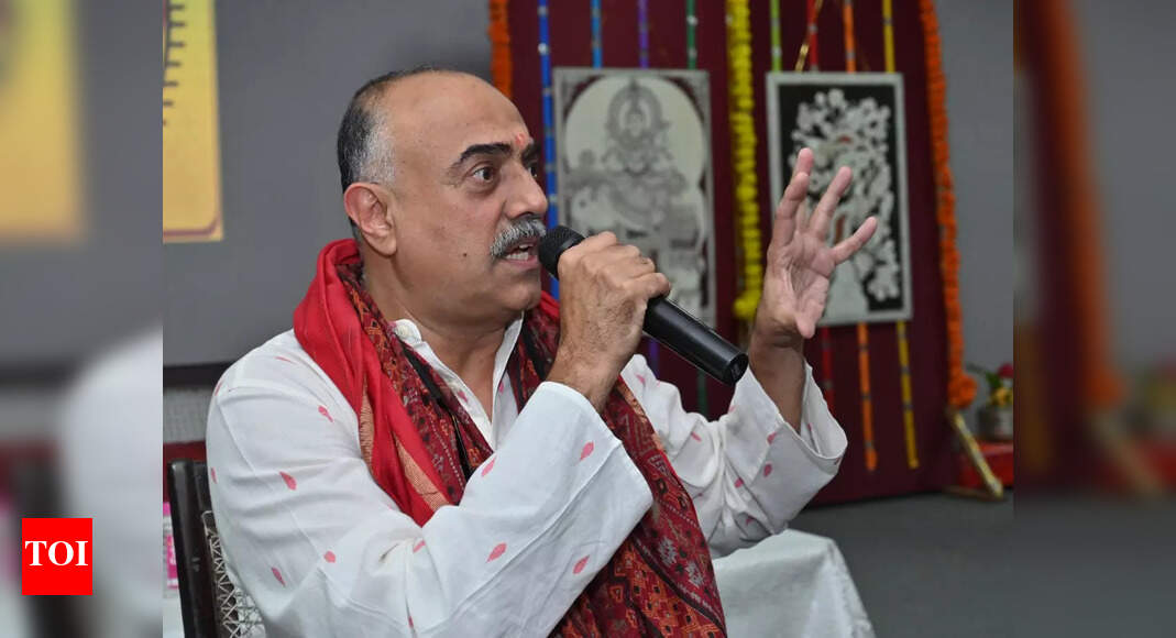Rajit Kapur shares his cinematic journey with students in Jaipur ...