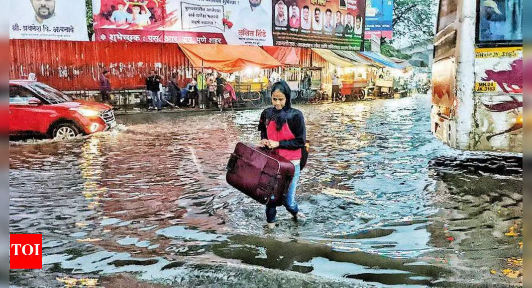Sharp downpour brings up to 66mm rain, Pune waterlogged | Pune News