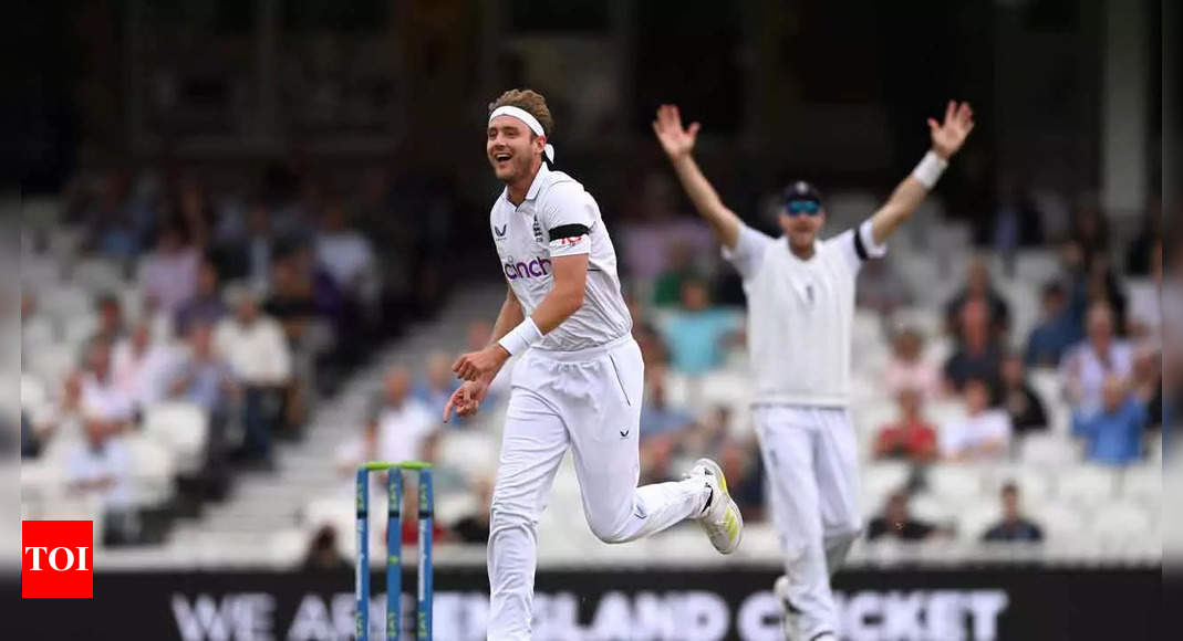 England's Stuart Broad proud to be in company of 'hero' Glenn McGrath |  Cricket News - Times of India