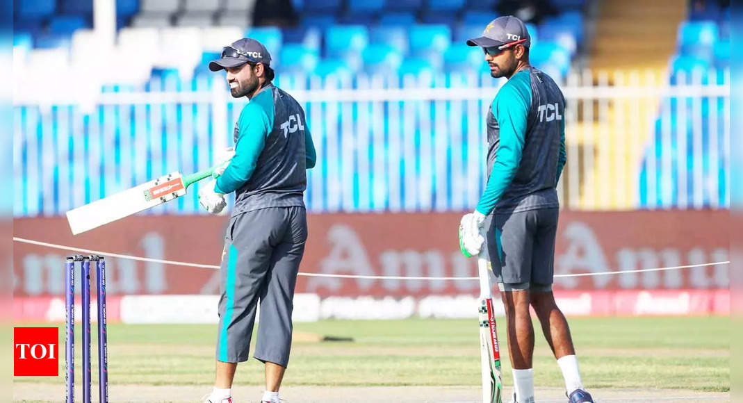 Pakistan coach Saqlain Mushtaq backs Babar Azam and Mohammad Rizwan after Asia Cup loss | Cricket News – Times of India