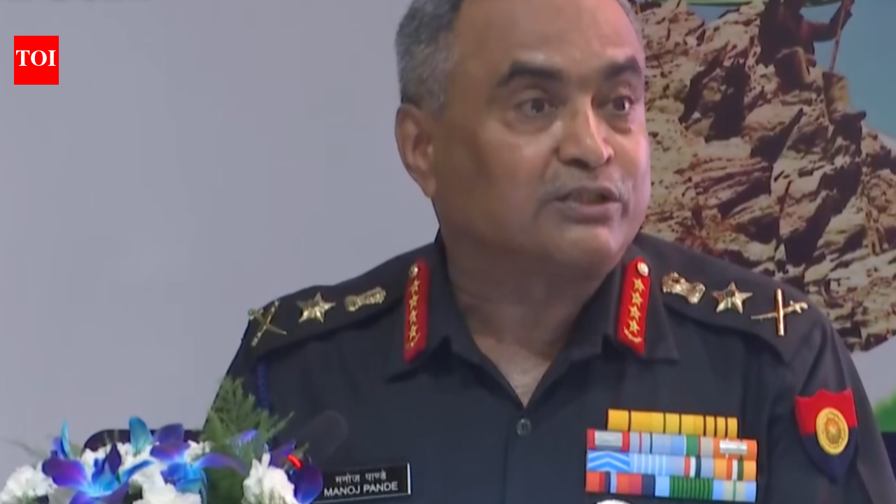 Army Chief stresses on civil-military fusion at Logistics Seminar in Delhi