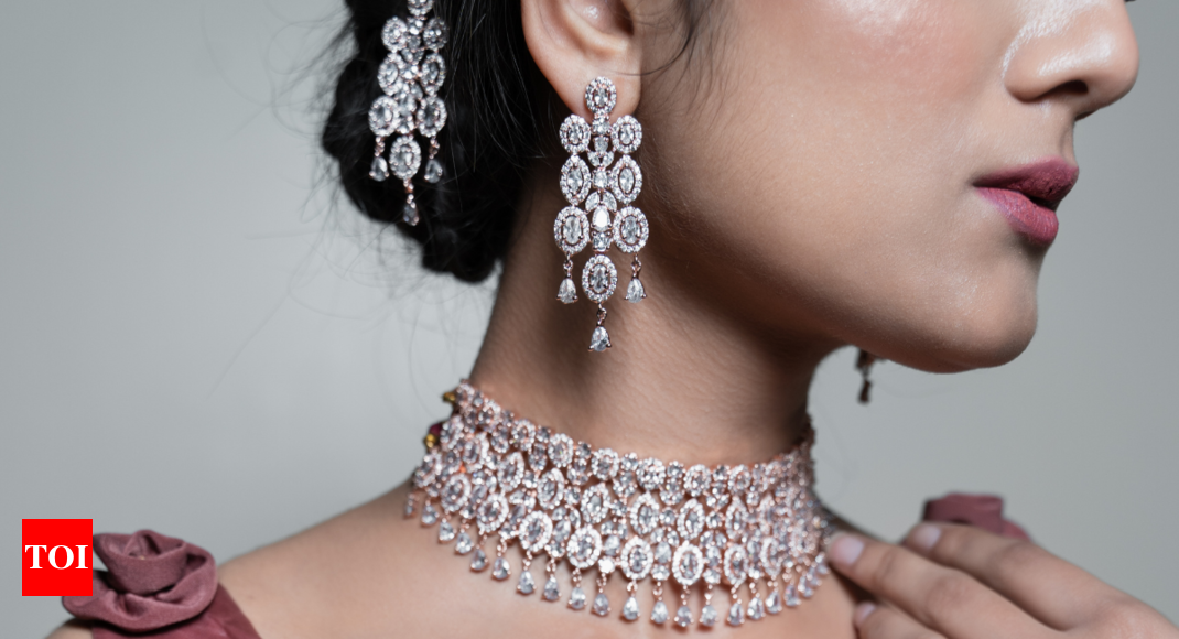 Artificial bridal heavy jewellery available on rent in Bhopal | RentPeLelo