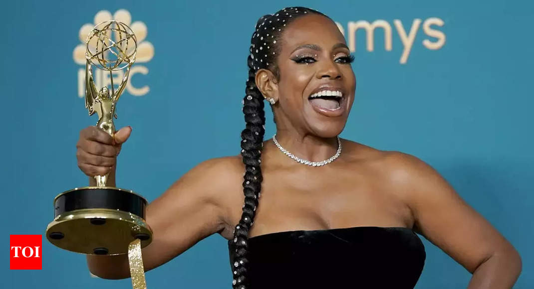 Sheryl Lee Ralph brings Emmys crowd to their feet with rousing winning  speech; says 'this is what believing looks like' - Times of India