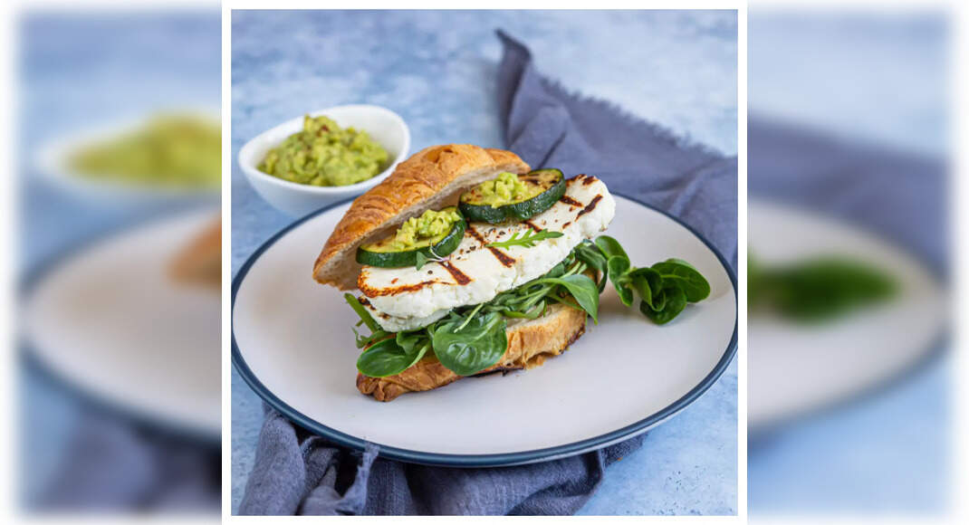 Avocado Cheese Sandwich: How to make Avocado Cheese Sandwich Recipe at home | Homemade Avocado Chees