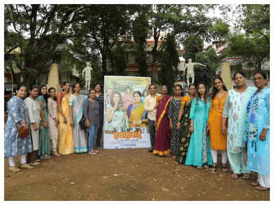 Mahesh Tilekar launches 'Hawahawai' poster at Shivaji Park; joined by women running food stalls