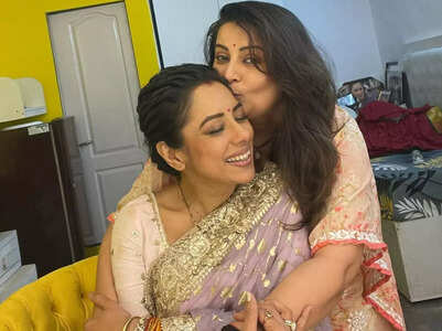 Rupali Ganguly reunites with Sucheeta Trivedi
