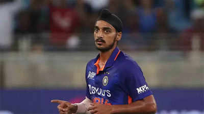 Arshdeep Singh told me he was not bothered about the trolls; Bhuvneshwar Kumar should have bowled the 20th over vs Pak & SL in Asia Cup, says coach Jaswant Rai