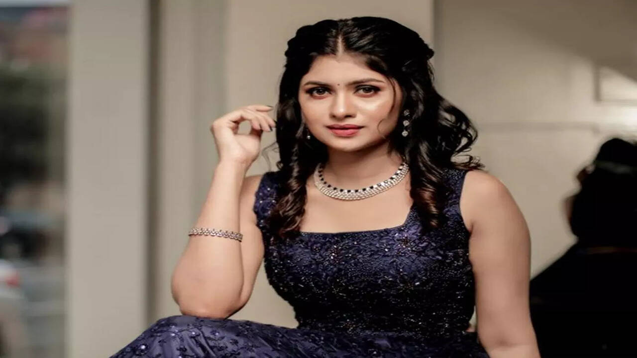 Aswathy serial actress