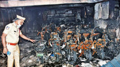 Telangana: Hotel blaze toll rises to eight, case against building owners