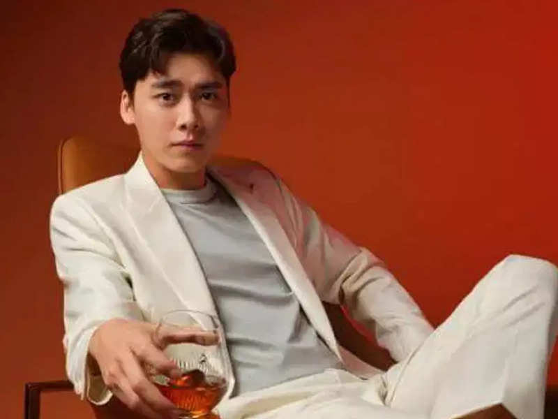 Luxury Brands Drop Chinese Superstar Li Yifeng After Arrest For Hiring