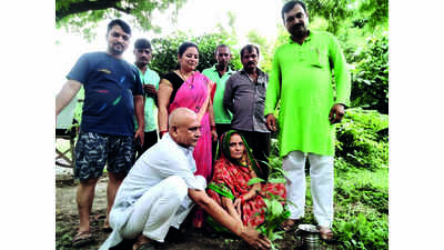 Devotees also offer ‘vriksh daan’ for clean environment
