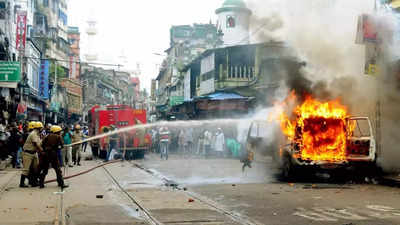Nabanna Chalo protest march: Police-BJP street fights shut down large parts of Kolkata
