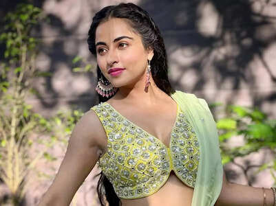 Niyati clocks 1M followers on Instagram