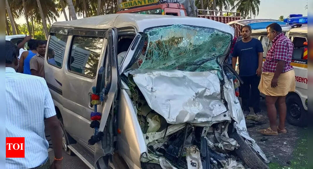 Father-son duo killed as van rams into mini-van in Tamil Nadu's Tirupur ...