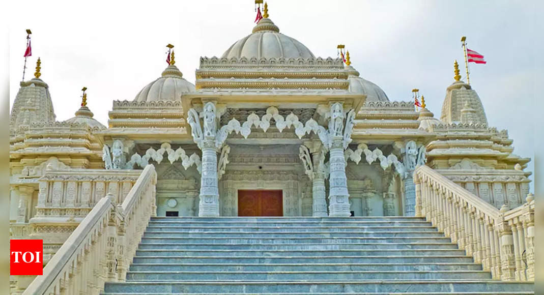 ‘Canadian Khalistani extremists’ deface Swaminarayan temple in Toronto; India raises issue with Canada – Times of India