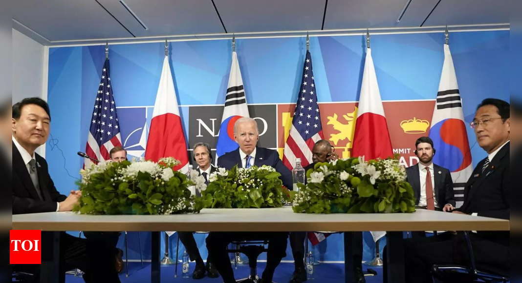 Leaders of South Korea, Japan to meet amid dispute over history - Times ...