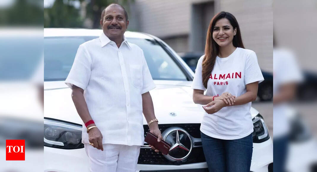 Birthday girl Ashu Reddy receives a luxury car from her dad as gift ...